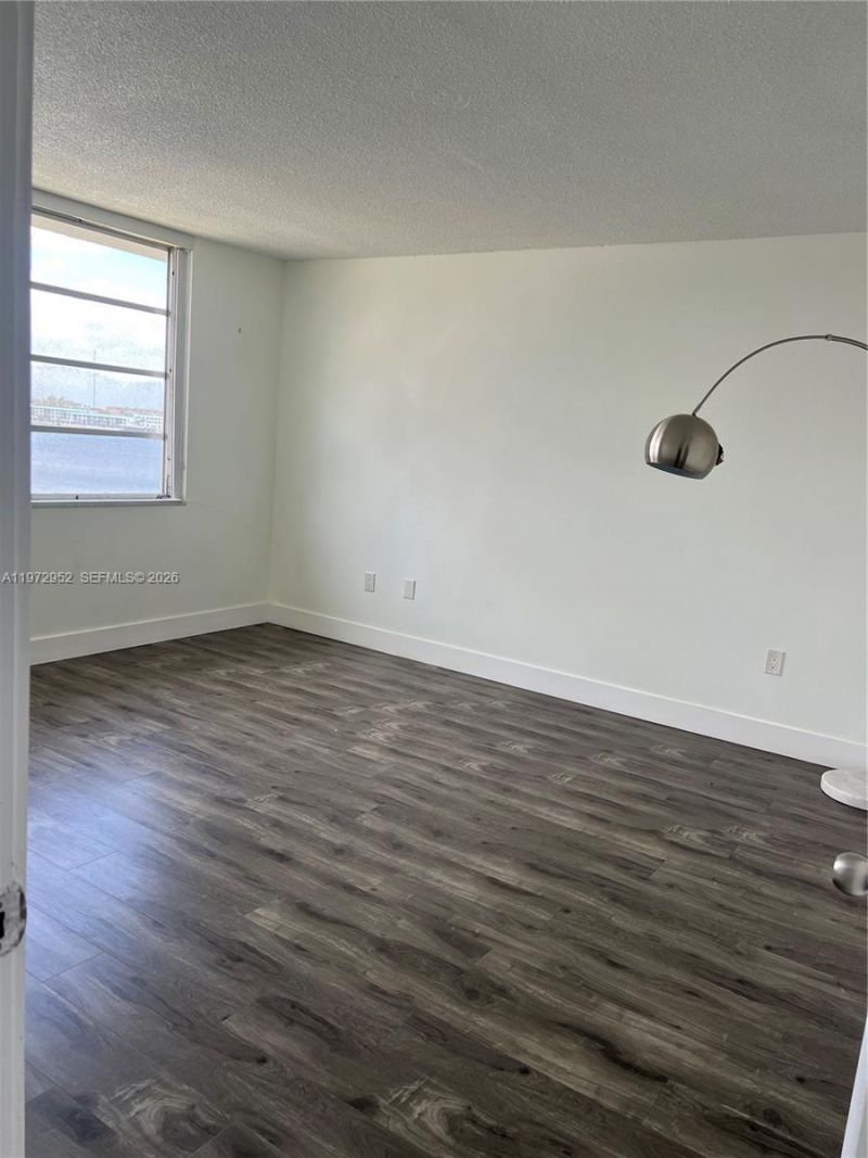 18601 NE 14th Ave, Unit 411, Miami, FL 33179 Photo