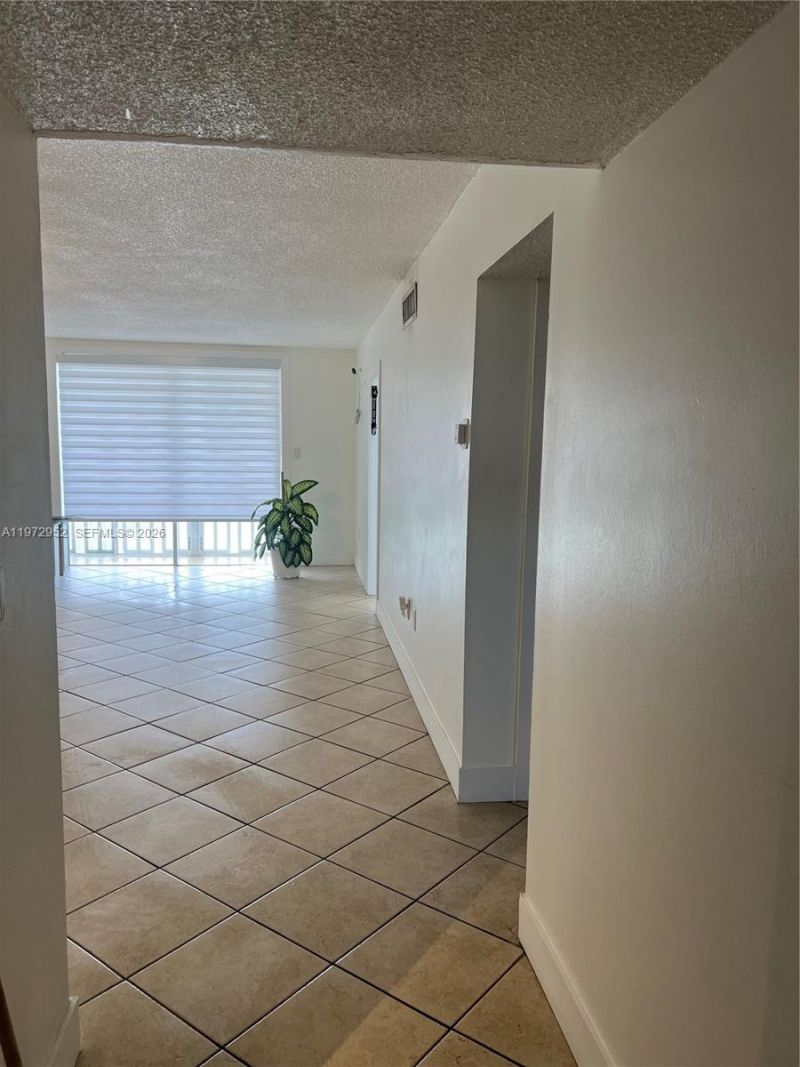 18601 NE 14th Ave, Unit 411, Miami, FL 33179 Photo