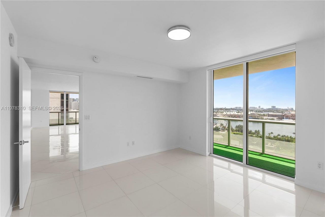 50 Biscayne Blvd , Unit 1902, Miami, FL 33132 Photo