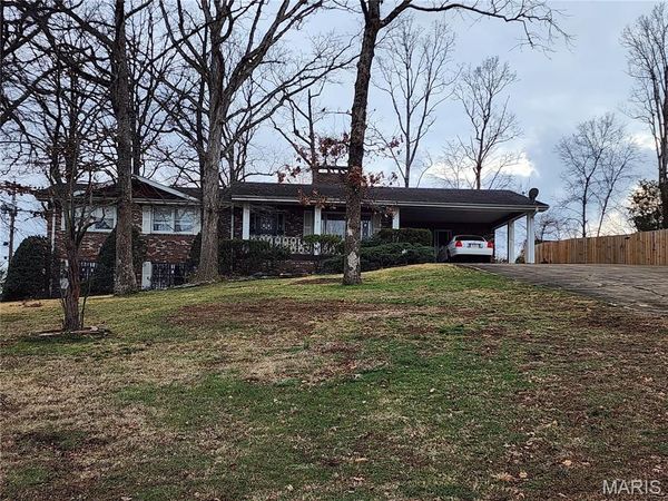 2001 Woodhaven Road , Poplar Bluff, MO 63901