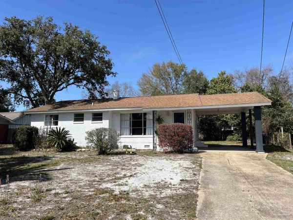 3254 West Ave, Gulf Breeze, FL 32563