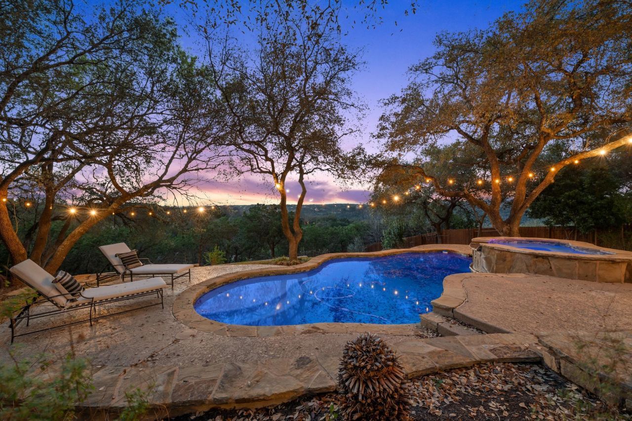 13601 Montview Dr, Austin, TX 78732 Main Photo