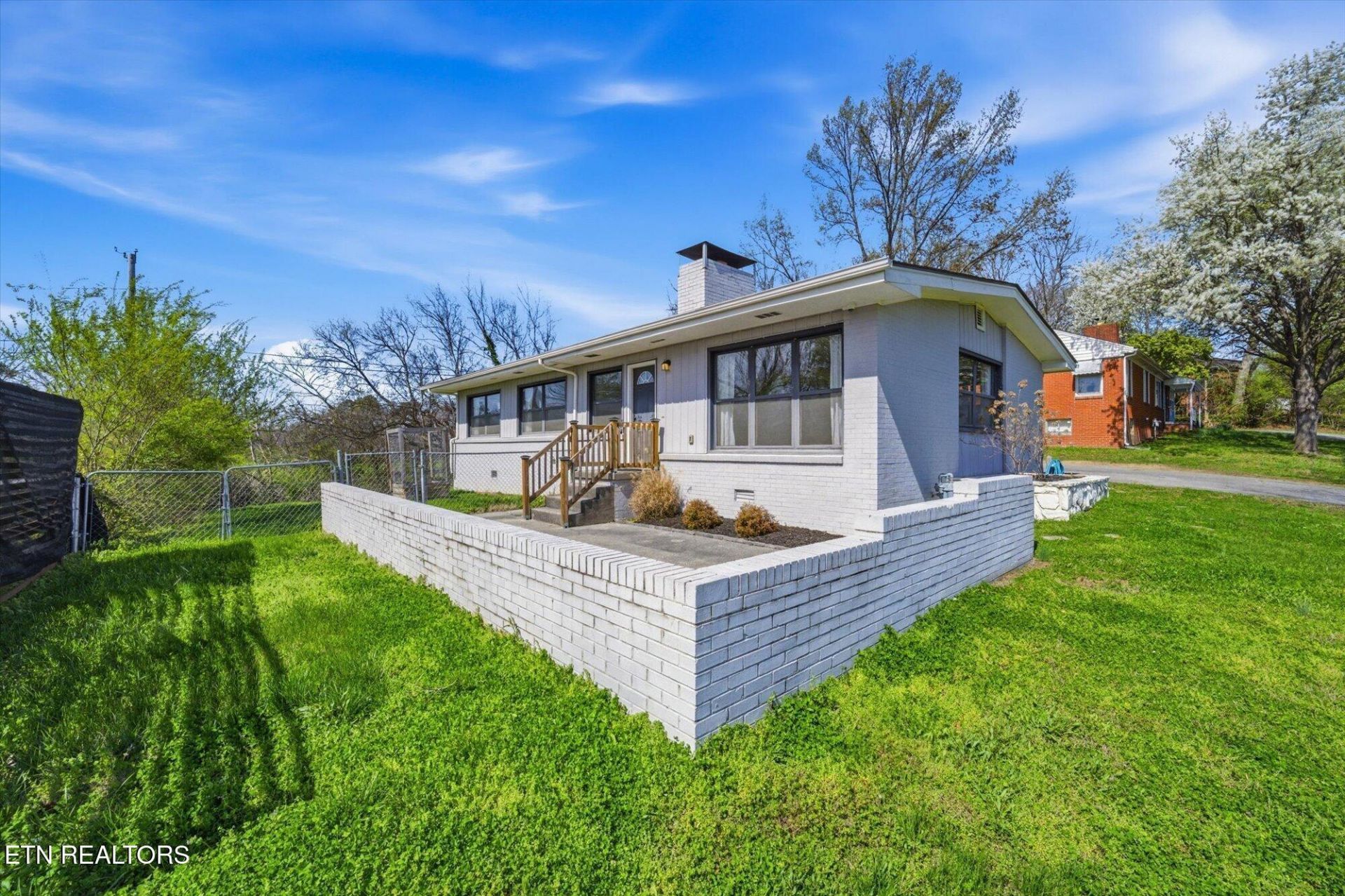 2807 Thomas Drive, Maryville, TN 37804 Main Photo