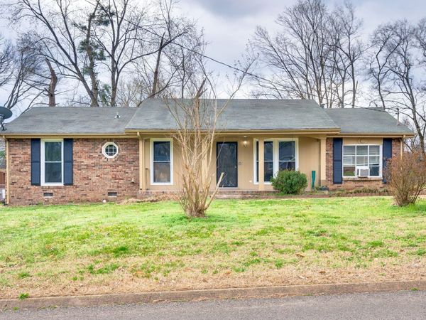 551 Bellevue Rd N, Nashville, TN 37221