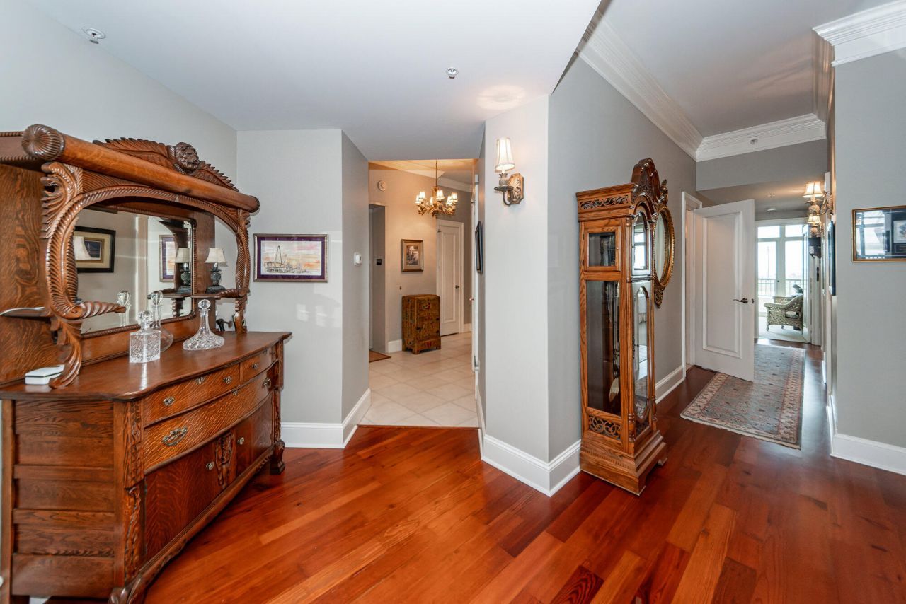 283 S Plaza Court Photo 14