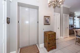 283 S Plaza Court photo 4