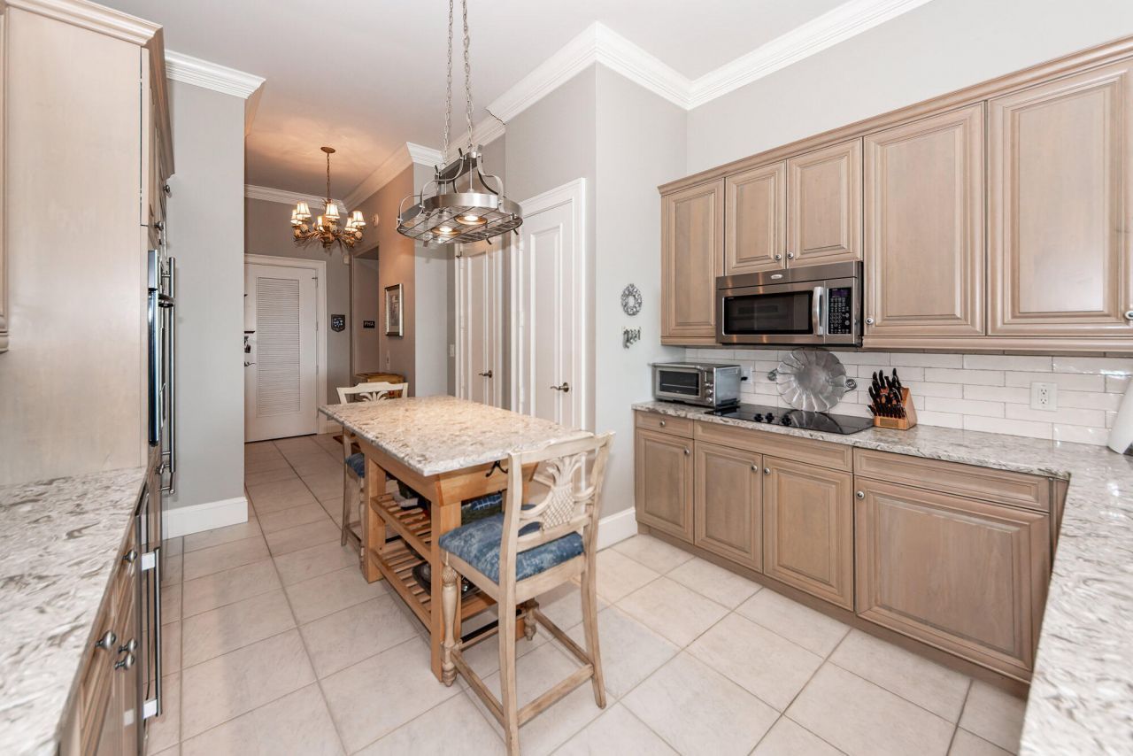 283 S Plaza Court Photo 32