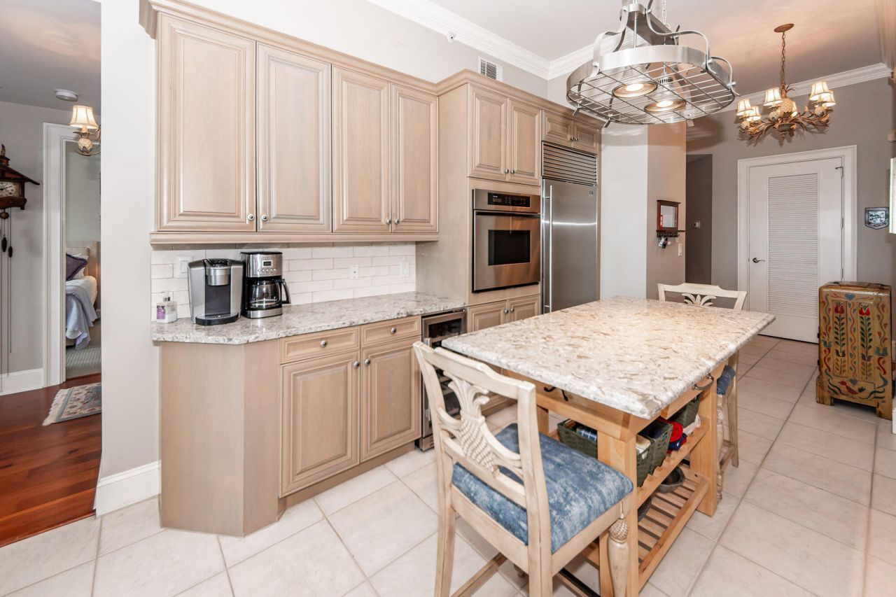 283 S Plaza Court Photo 33