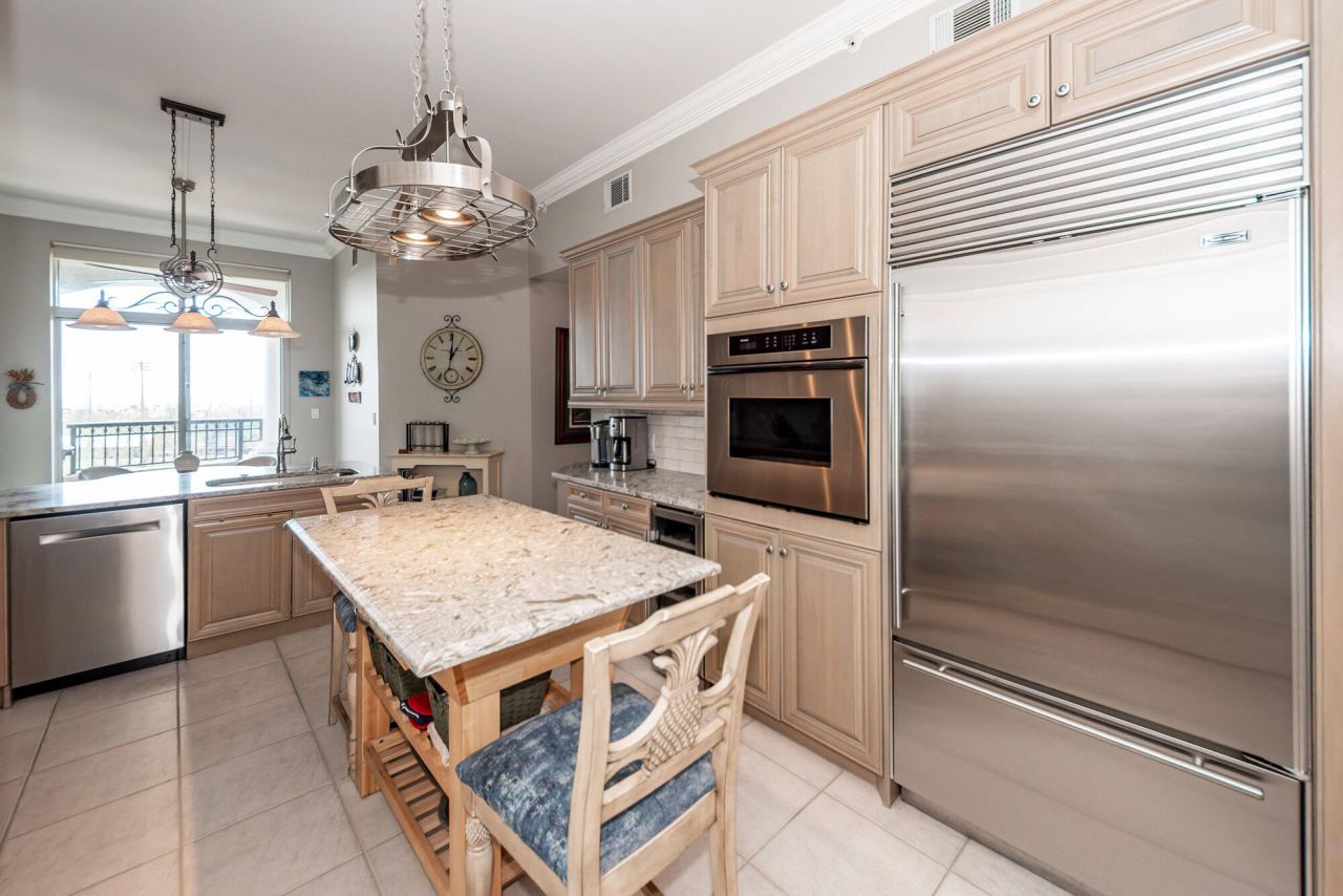 283 S Plaza Court Photo 35