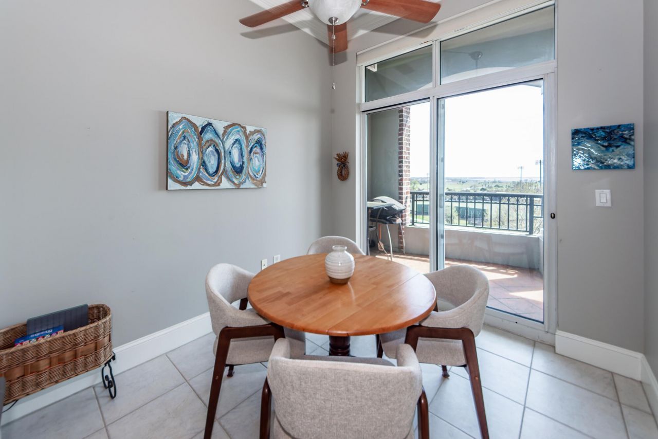 283 S Plaza Court Photo 38