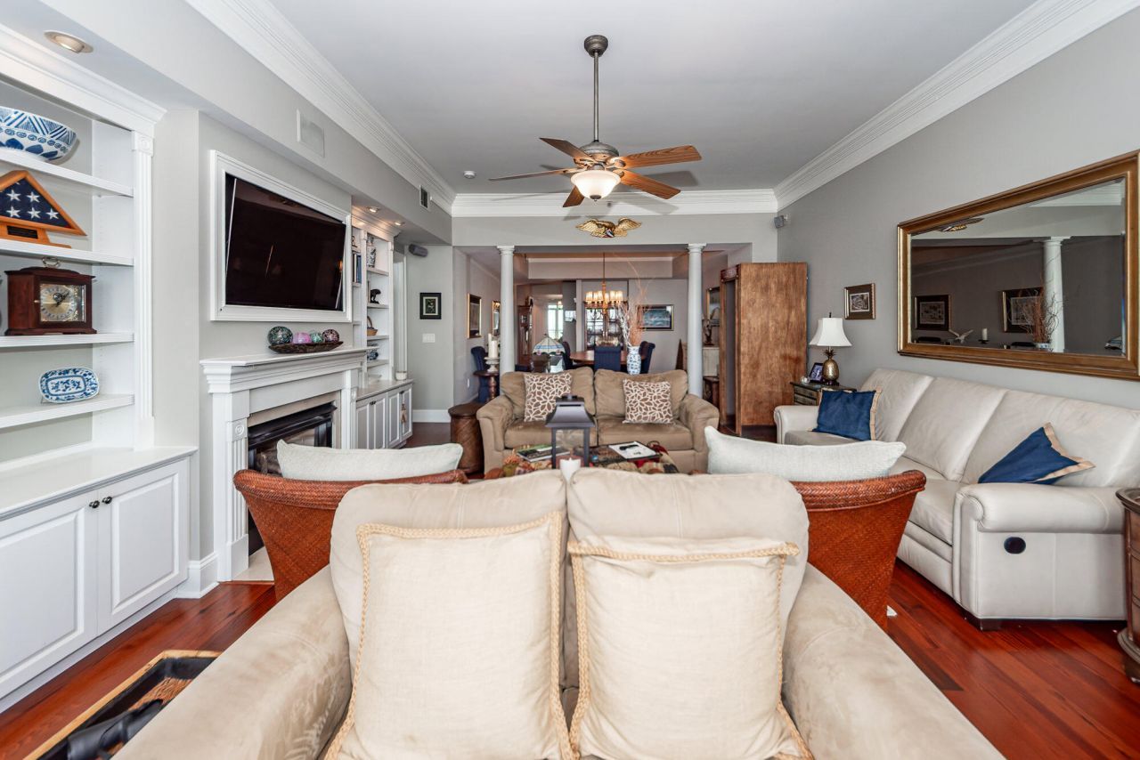 283 S Plaza Court Photo 7