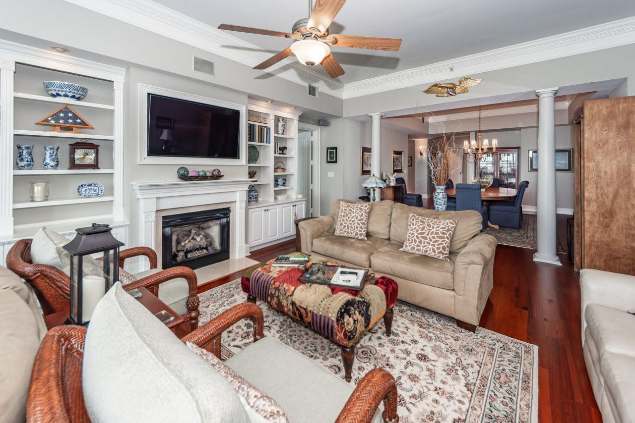 283 S Plaza Court Photo 8