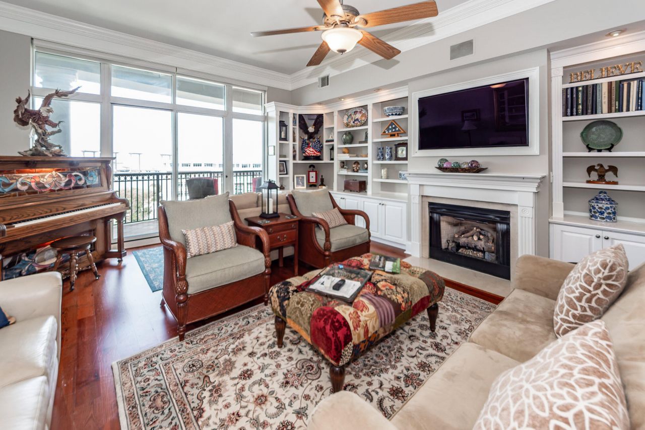 283 S Plaza Court Photo 9