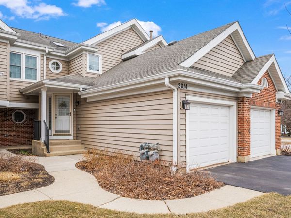2014 N Stillwater Road , Arlington Heights, IL 60004