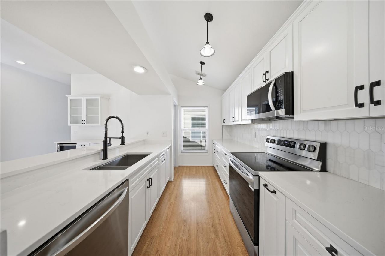 563 W Springtree Way , Lake Mary, FL 32746 Photo