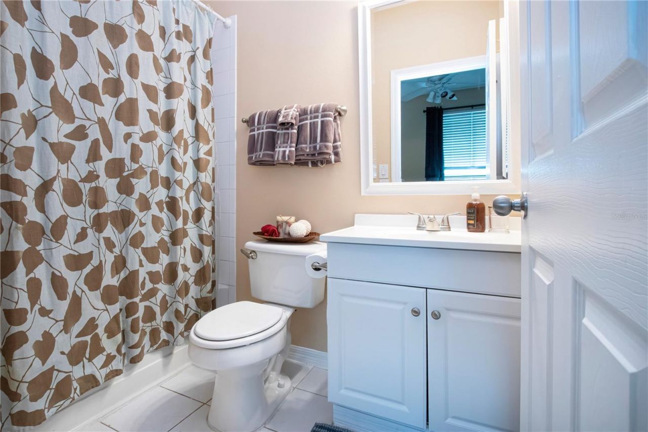 5711 Bentgrass Drive, Unit 19-202, Sarasota, FL 34235 Photo
