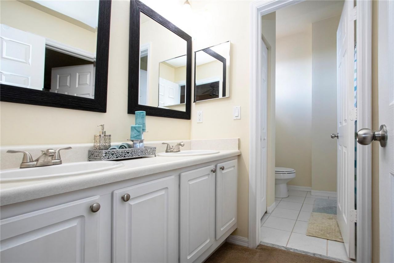 5711 Bentgrass Drive, Unit 19-202, Sarasota, FL 34235 Photo