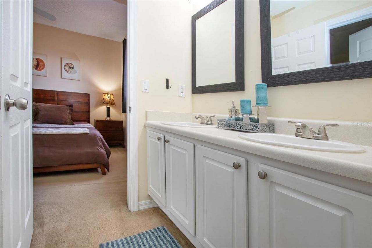 5711 Bentgrass Drive, Unit 19-202, Sarasota, FL 34235 Photo