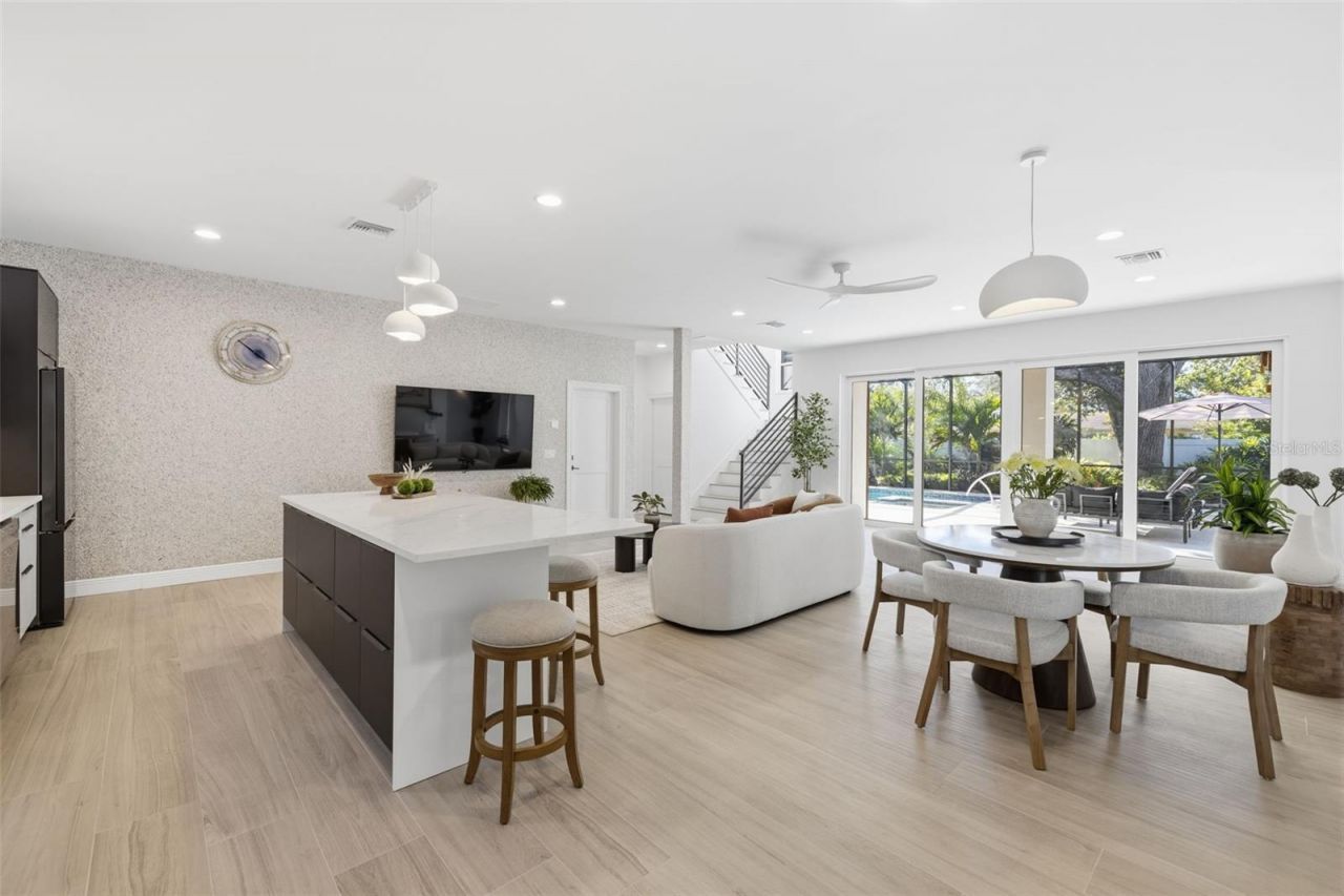 639 43rd Avenue N, Saint Petersburg, FL 33703 Photo