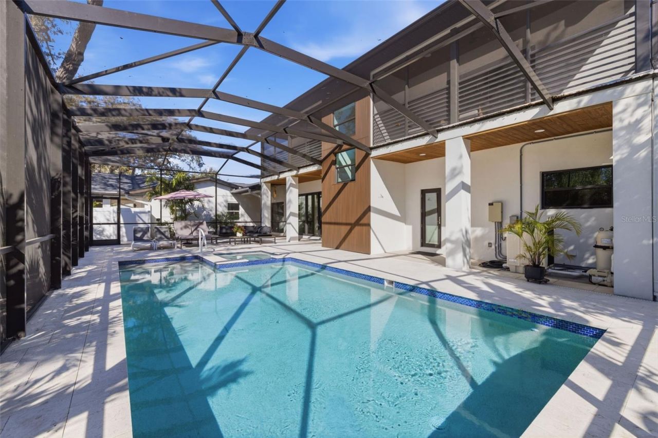 639 43rd Avenue N, Saint Petersburg, FL 33703 Photo