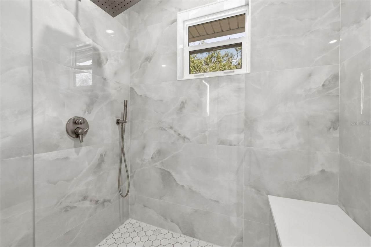 639 43rd Avenue N, Saint Petersburg, FL 33703 Photo