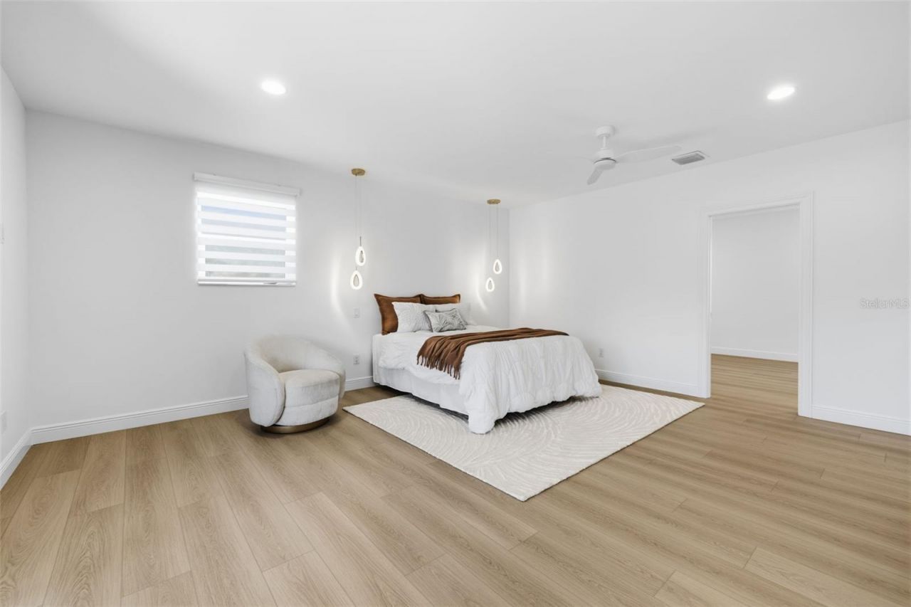 639 43rd Avenue N, Saint Petersburg, FL 33703 Photo