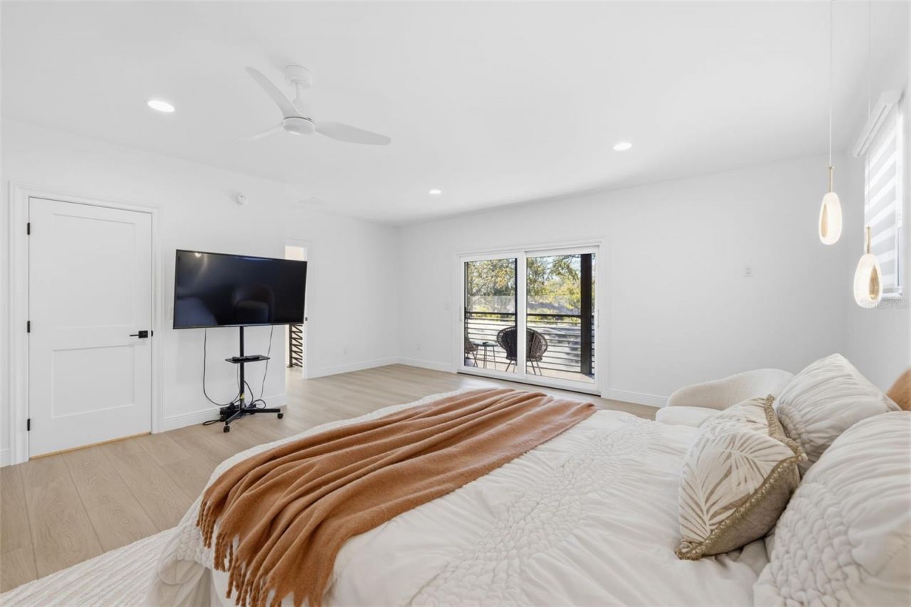 639 43rd Avenue N, Saint Petersburg, FL 33703 Photo