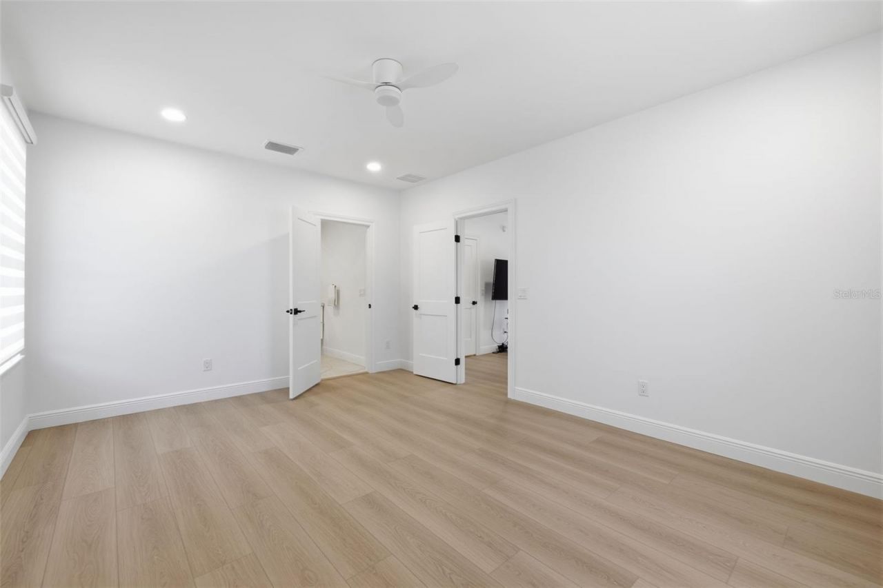 639 43rd Avenue N, Saint Petersburg, FL 33703 Photo