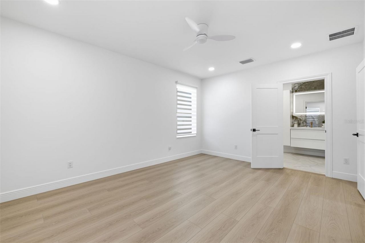 639 43rd Avenue N, Saint Petersburg, FL 33703 Photo