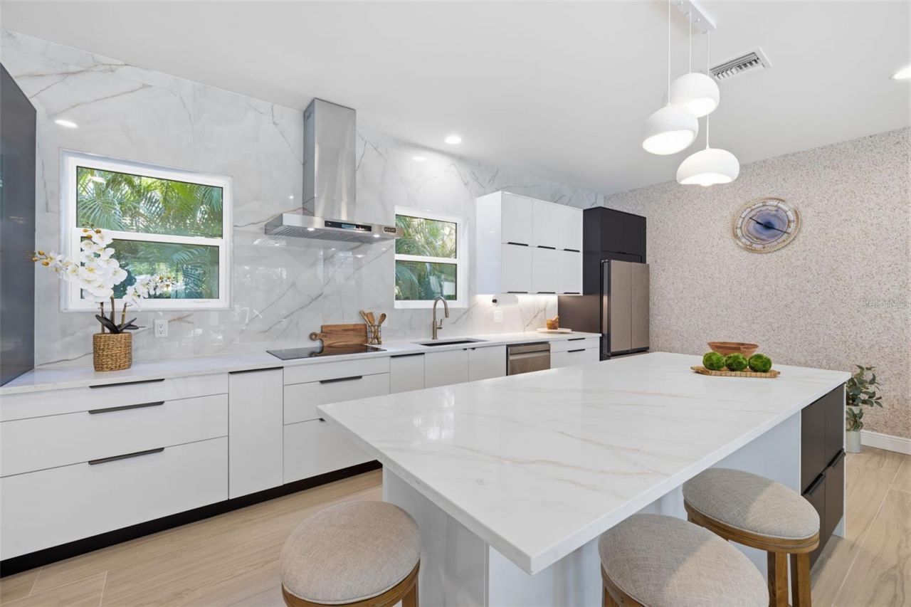 639 43rd Avenue N, Saint Petersburg, FL 33703 Photo