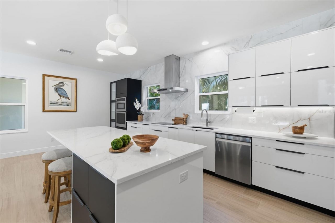 639 43rd Avenue N, Saint Petersburg, FL 33703 Photo