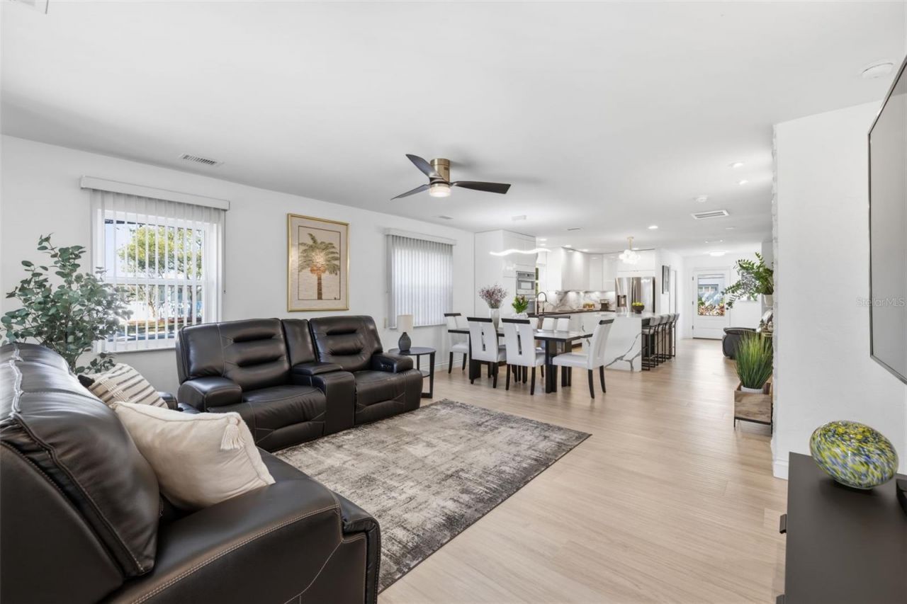 639 43rd Avenue N, Saint Petersburg, FL 33703 Photo