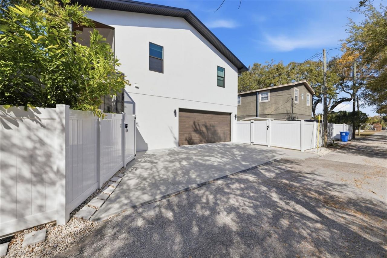 639 43rd Avenue N, Saint Petersburg, FL 33703 Photo