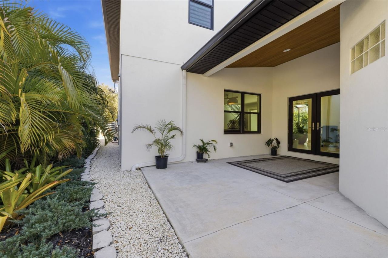 639 43rd Avenue N, Saint Petersburg, FL 33703 Photo