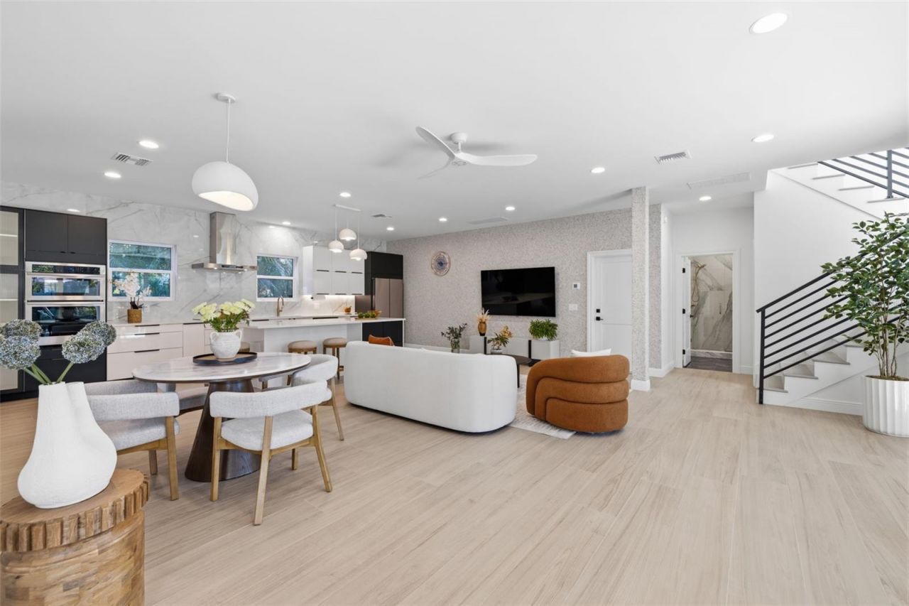 639 43rd Avenue N, Saint Petersburg, FL 33703 Photo