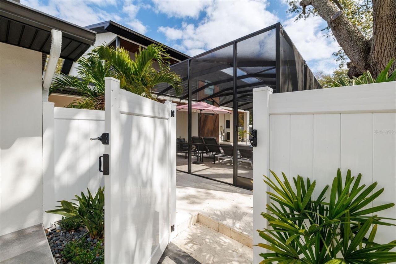 639 43rd Avenue N, Saint Petersburg, FL 33703 Photo