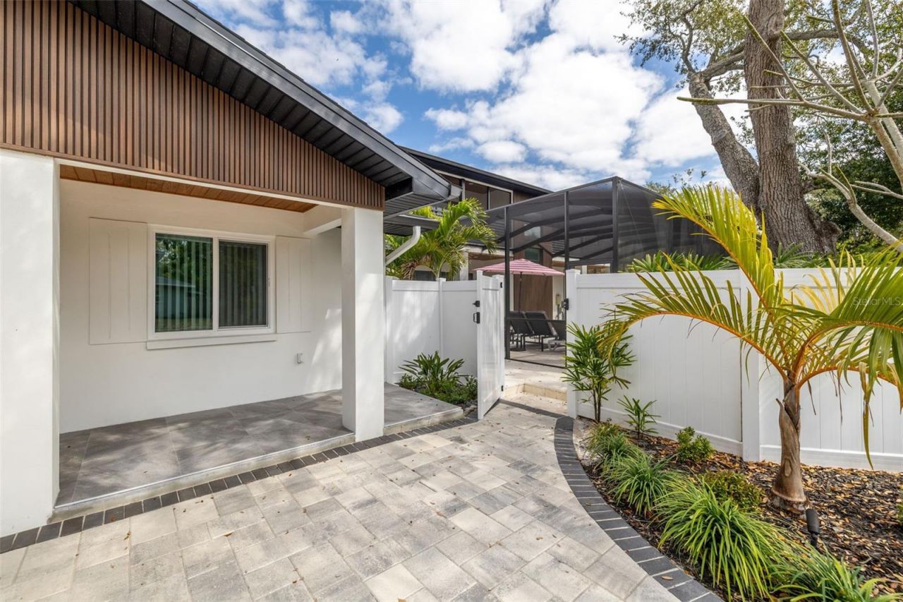 639 43rd Avenue N, Saint Petersburg, FL 33703 Photo