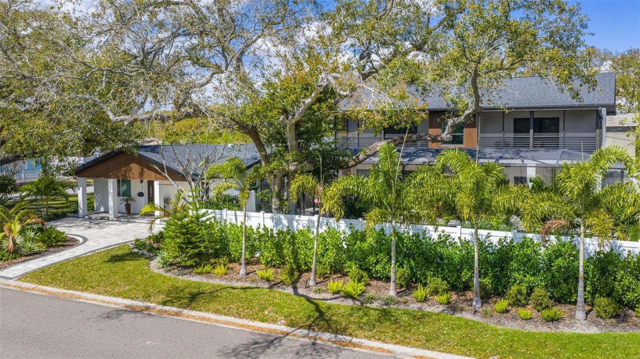 639 43rd Avenue N, Saint Petersburg, FL 33703 Photo