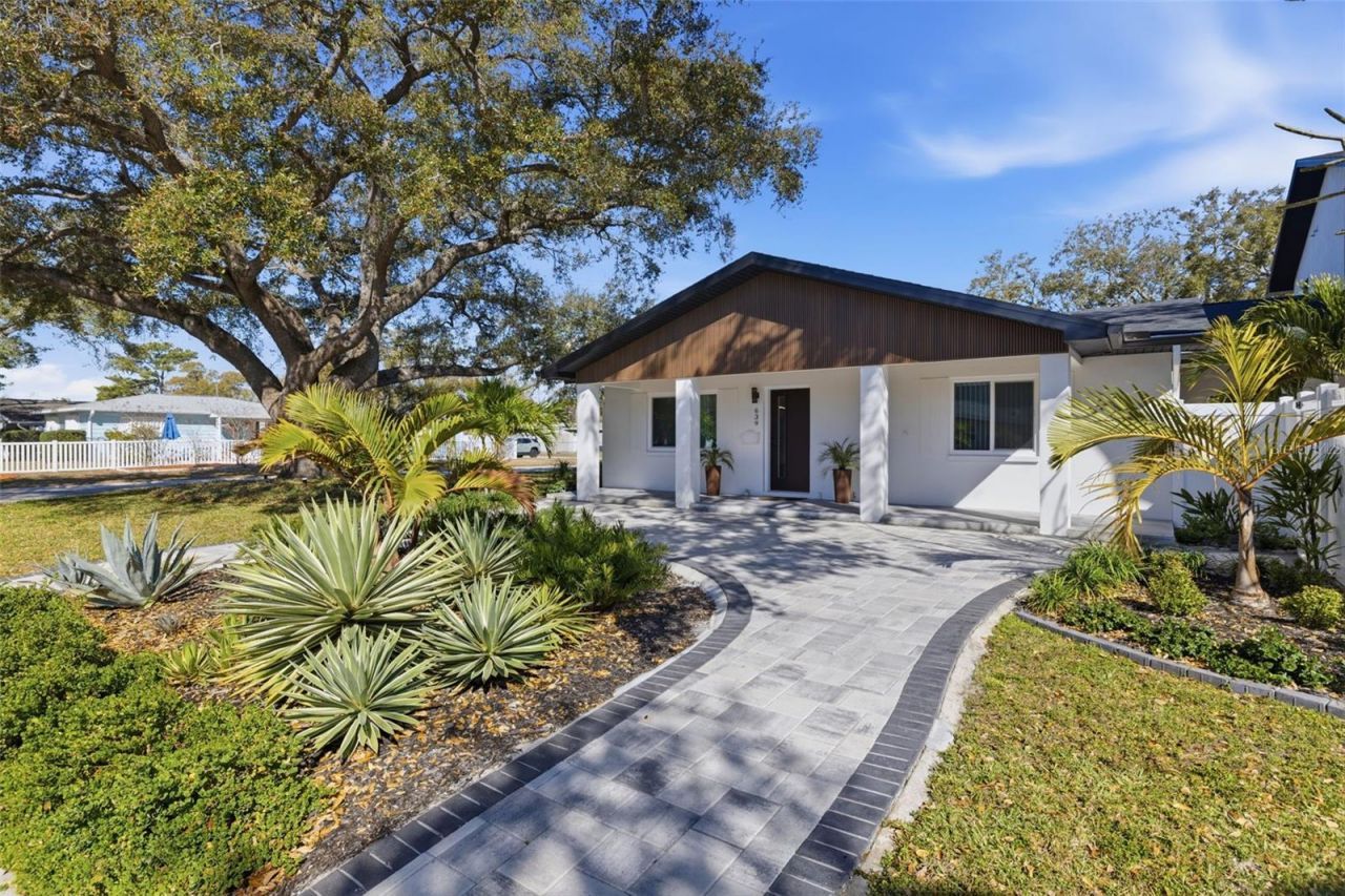 639 43rd Avenue N, Saint Petersburg, FL 33703 Photo