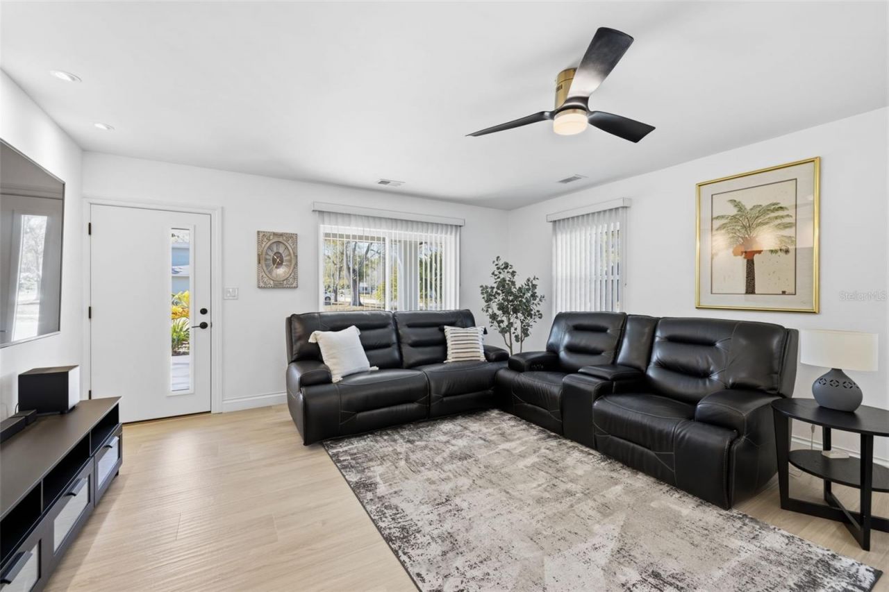 639 43rd Avenue N, Saint Petersburg, FL 33703 Photo