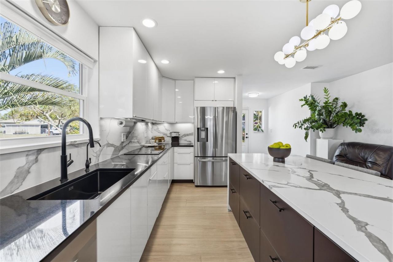 639 43rd Avenue N, Saint Petersburg, FL 33703 Photo