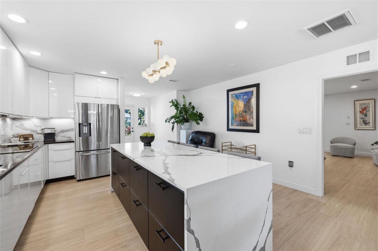 639 43rd Avenue N, Saint Petersburg, FL 33703 Photo