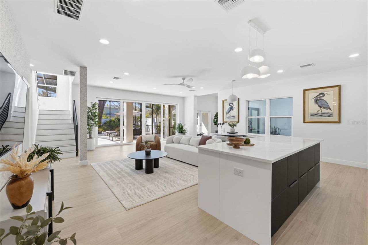 639 43rd Avenue N, Saint Petersburg, FL 33703 Photo