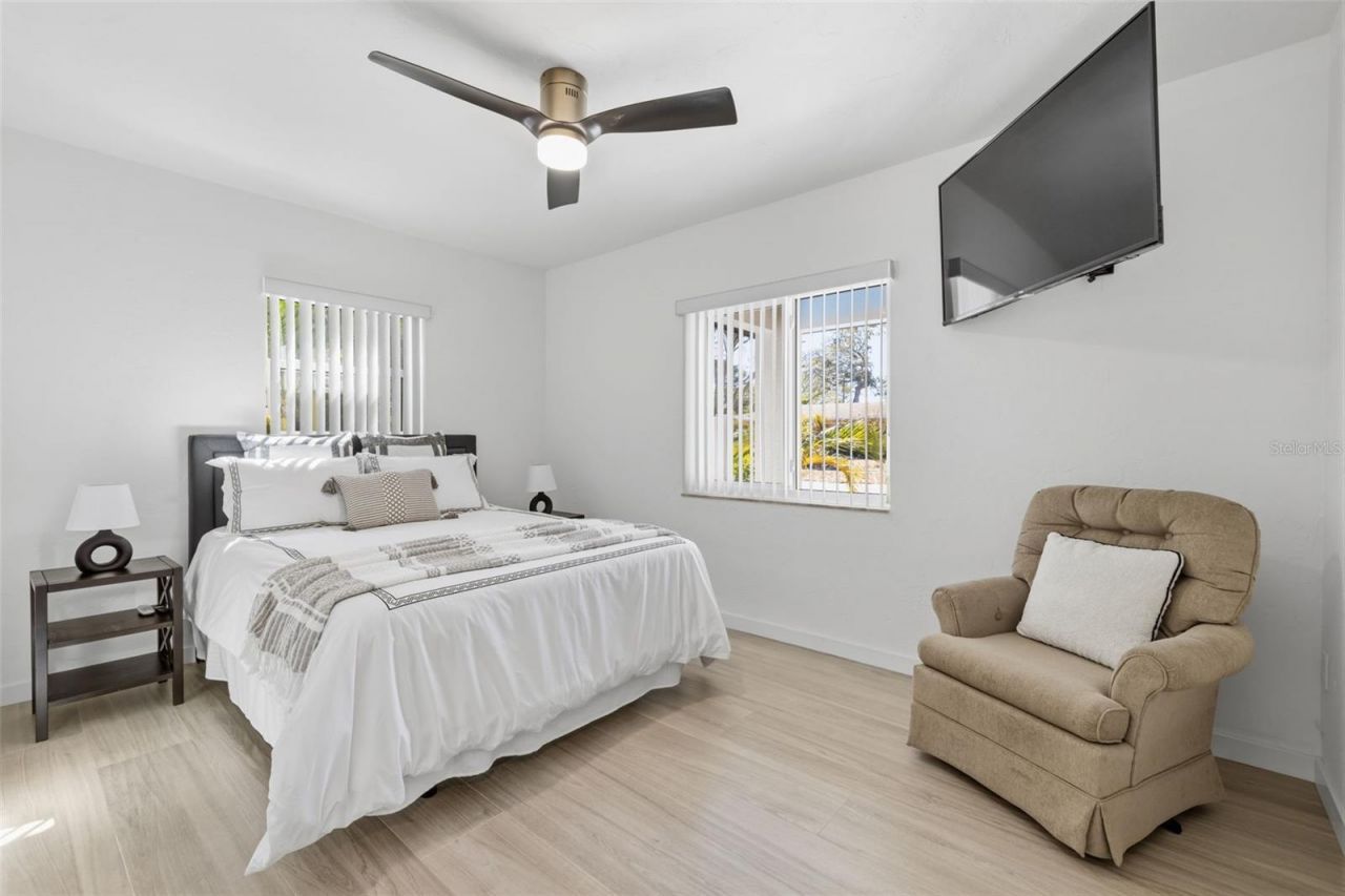 639 43rd Avenue N, Saint Petersburg, FL 33703 Photo