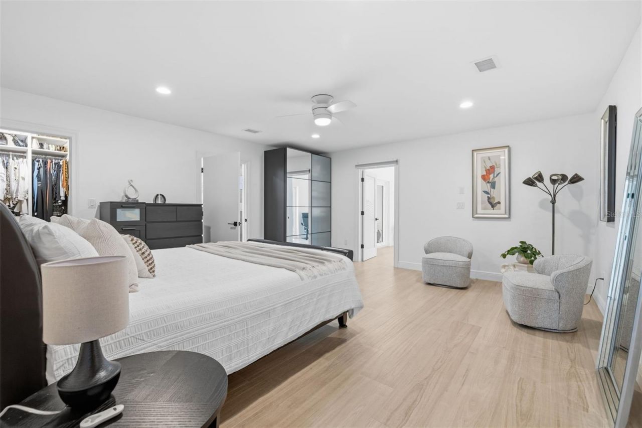 639 43rd Avenue N, Saint Petersburg, FL 33703 Photo