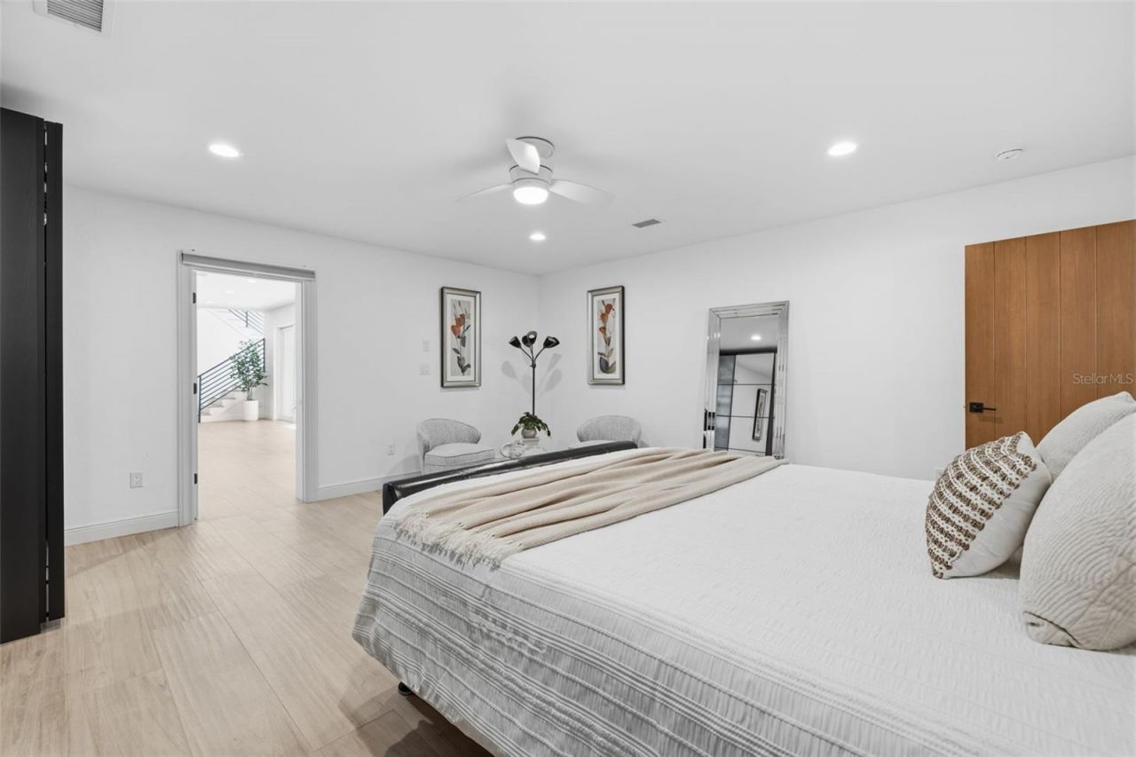 639 43rd Avenue N, Saint Petersburg, FL 33703 Photo