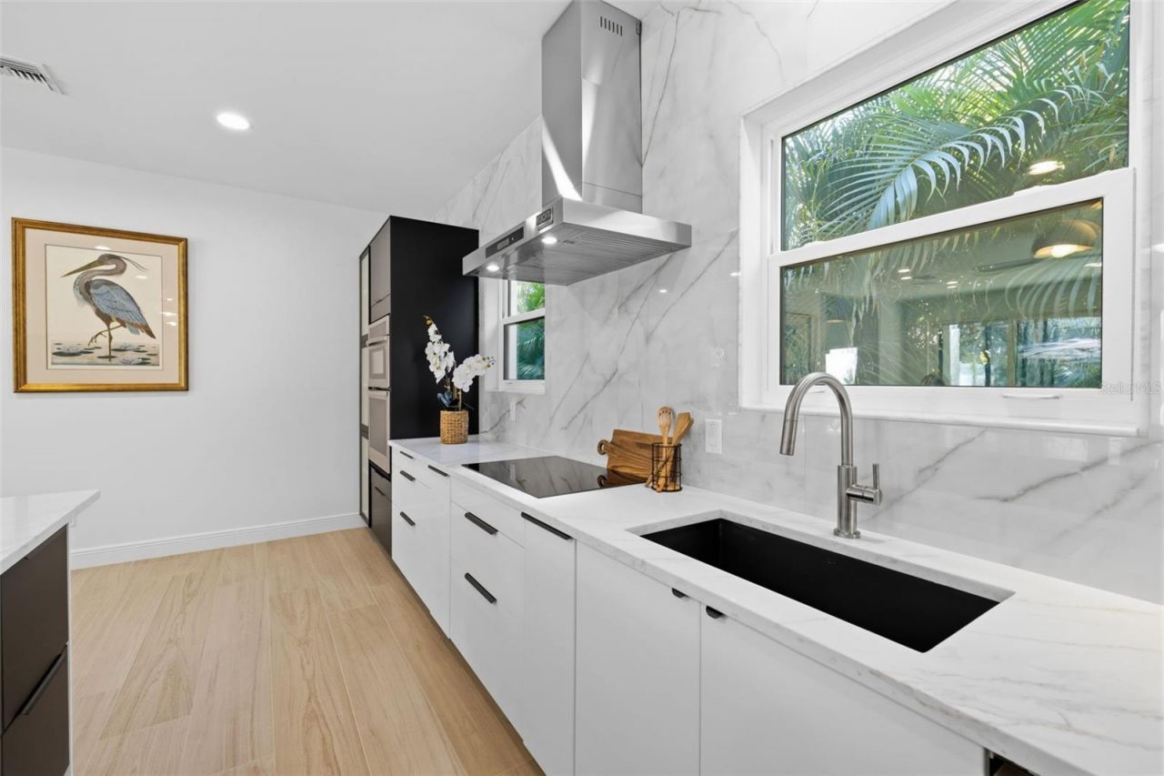 639 43rd Avenue N, Saint Petersburg, FL 33703 Photo