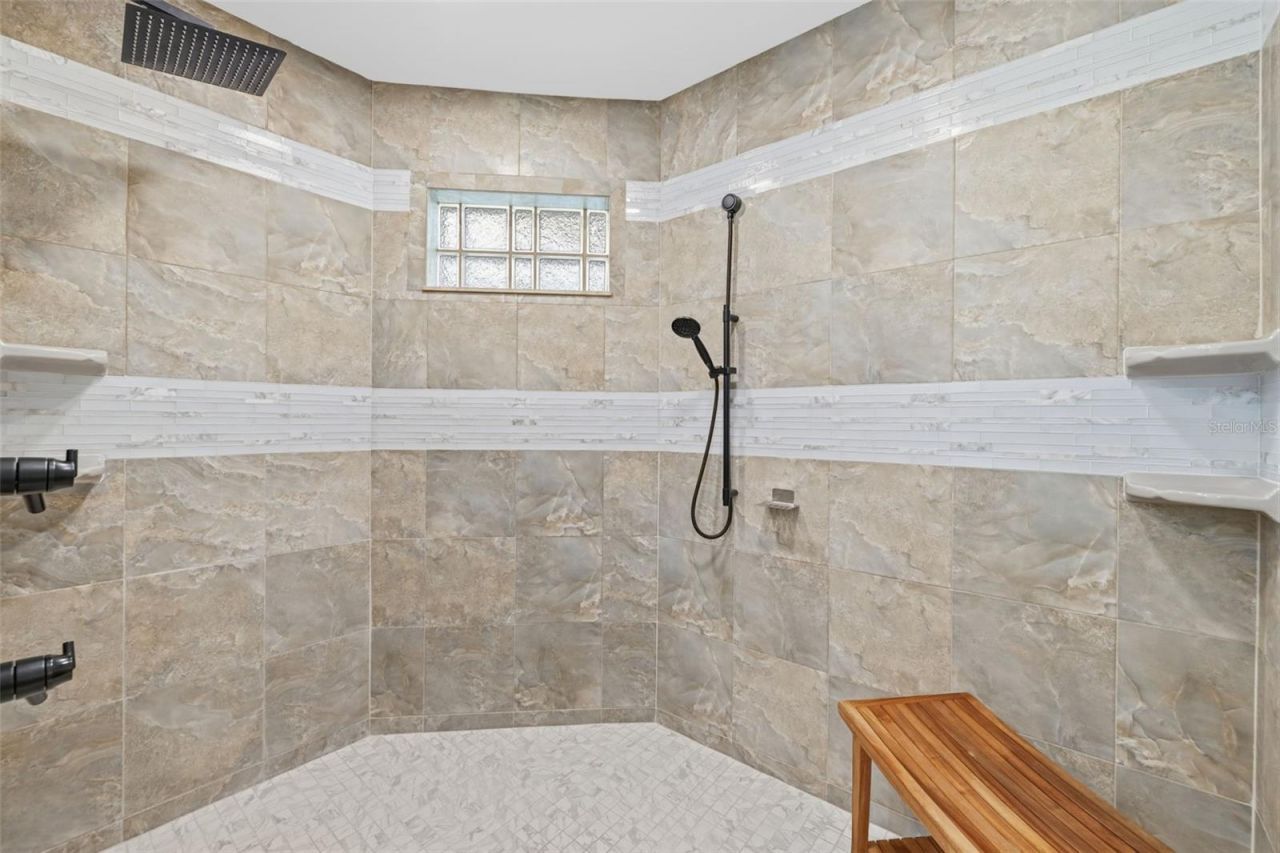 639 43rd Avenue N, Saint Petersburg, FL 33703 Photo