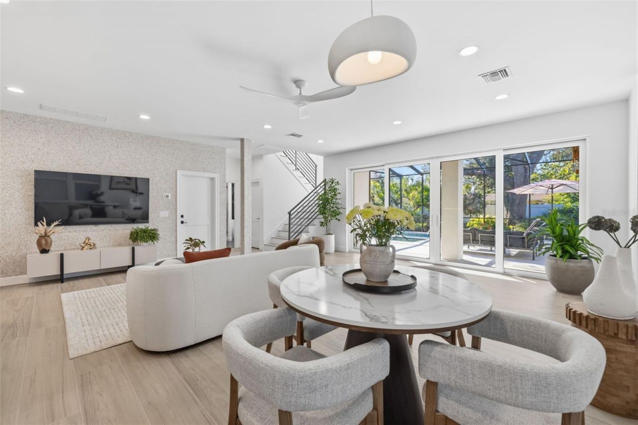 639 43rd Avenue N, Saint Petersburg, FL 33703 Photo