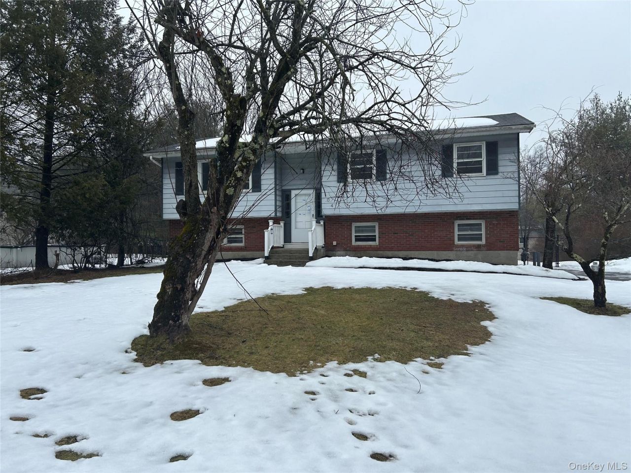 104 Sutton Park Road , Poughkeepsie, NY 12603 Main Photo